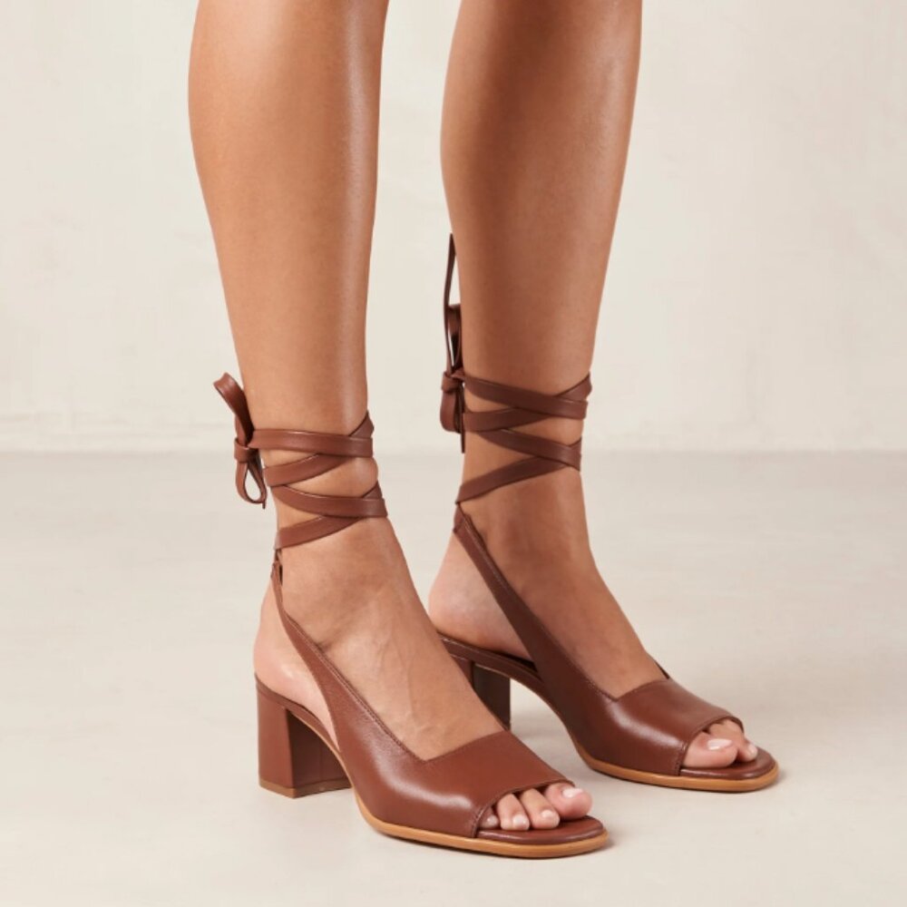Alohas Lille Brown Leather Mid Heel Wrap Sandals Size 8 - New